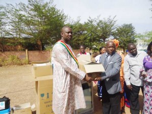 remise-de-don---de-sang2